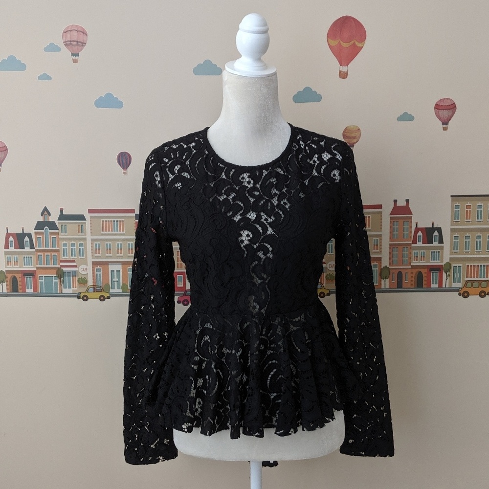 Lace Longsleeves top